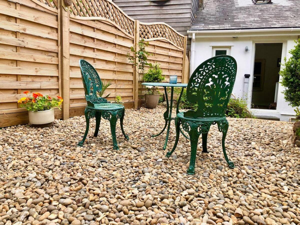 Knocker Cottage Is A 3 Bedroom Made Up Of 1 Double Bedroom And 2 Small Double Bedrooms In Small Village 10 Min To Beaches Camborne Exterior foto